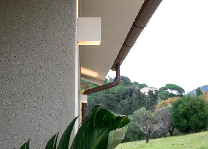 La Leccina A فيلة كاستيلينا ماريتيما